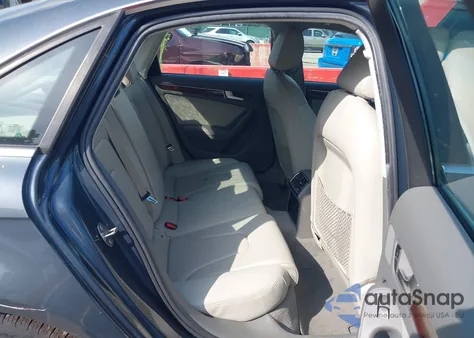 2010 Audi A4 2.0T Premium z USA, uszkodzony, nr VIN WAUFFAFL8AN065177